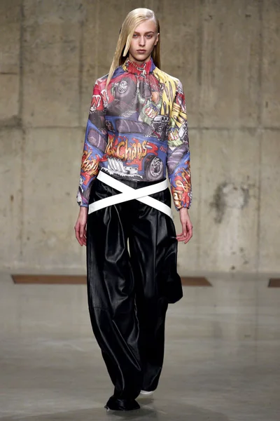 Look 19